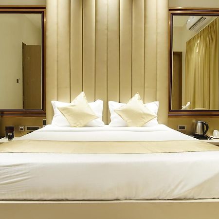 Red Orchid Kanpur Exterior foto