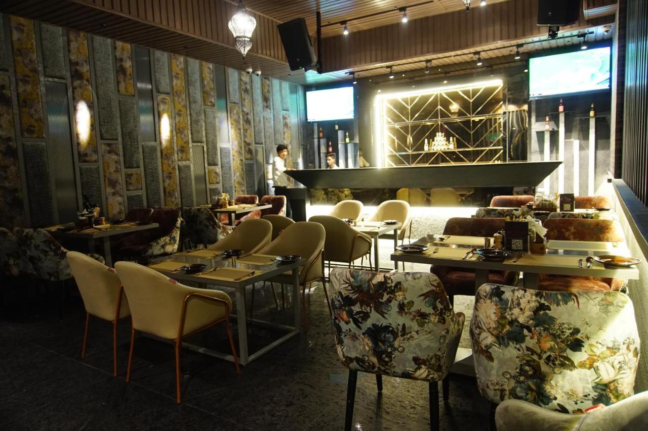 Red Orchid Kanpur Exterior foto
